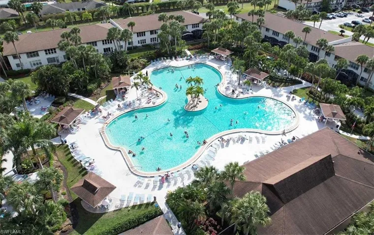 4100  Looking Glass  LN, Naples, FL 34112