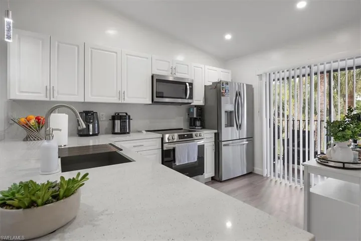4100  Looking Glass  LN, Naples, FL 34112