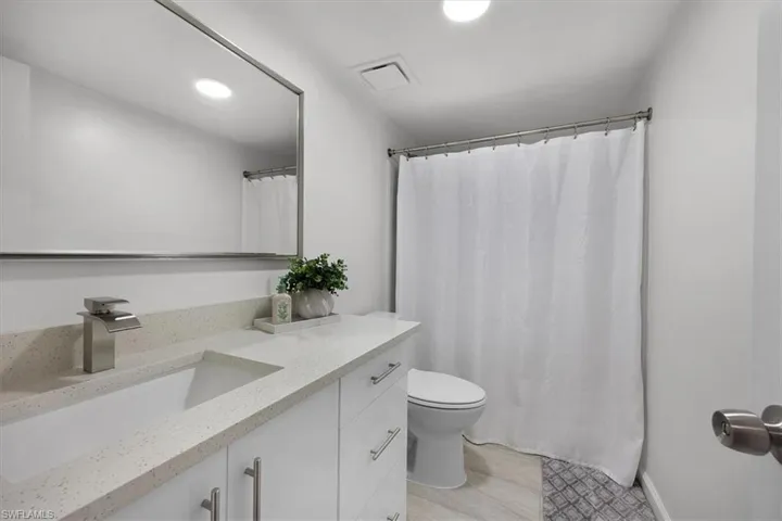 4100  Looking Glass  LN, Naples, FL 34112