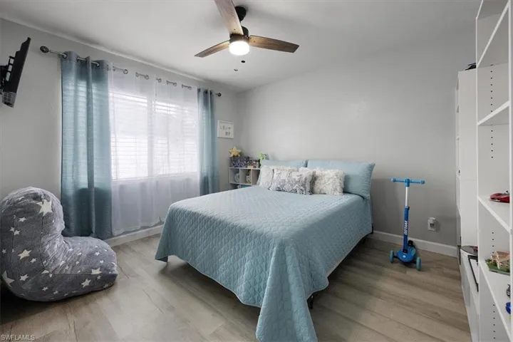 4100  Looking Glass  LN, Naples, FL 34112