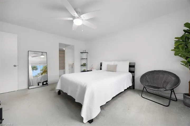 4100  Looking Glass  LN, Naples, FL 34112