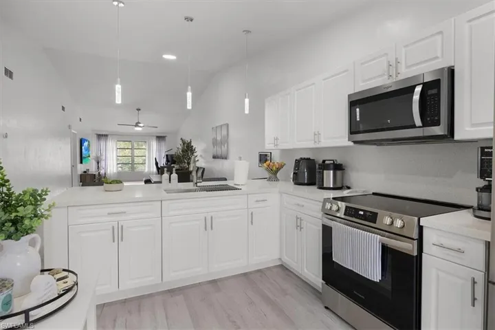 4100  Looking Glass  LN, Naples, FL 34112