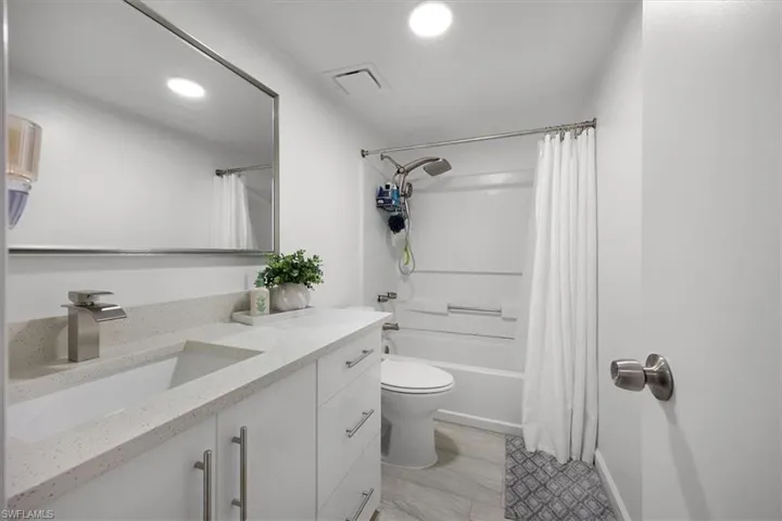 4100  Looking Glass  LN, Naples, FL 34112