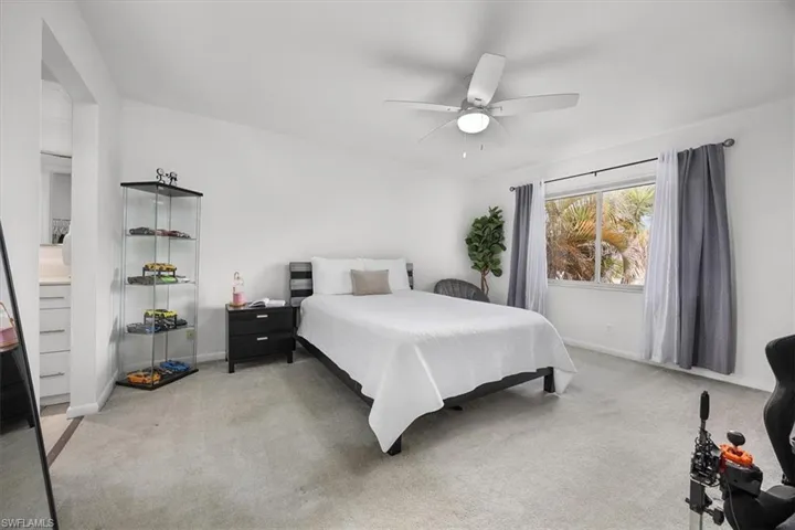 4100  Looking Glass  LN, Naples, FL 34112