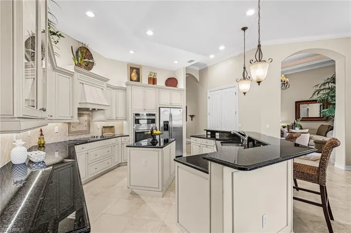 9006 Shenendoah Cir, Naples, Florida 34113