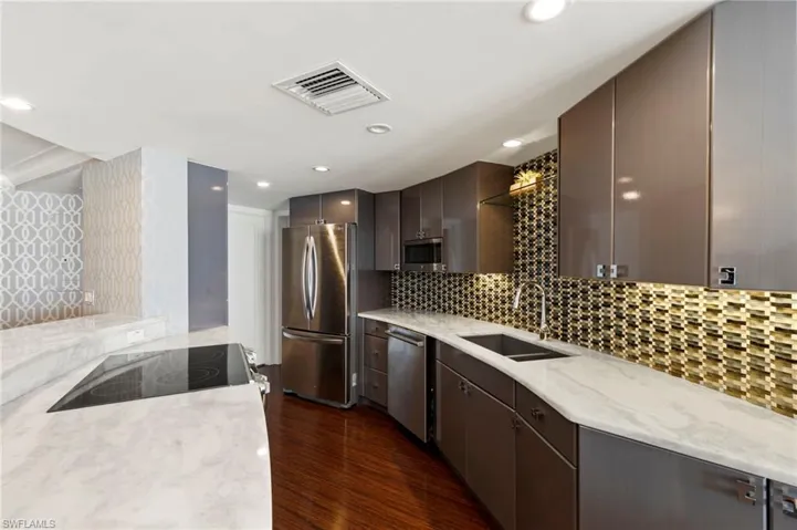 3443  Gulf Shore N BLVD, Naples, FL 34103