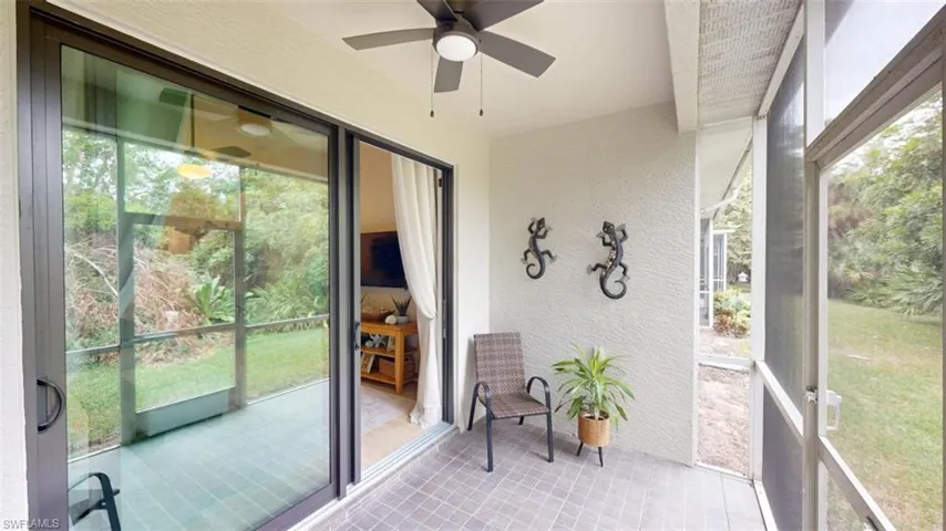 7660  Meadow Lakes  DR, Naples, FL 34104