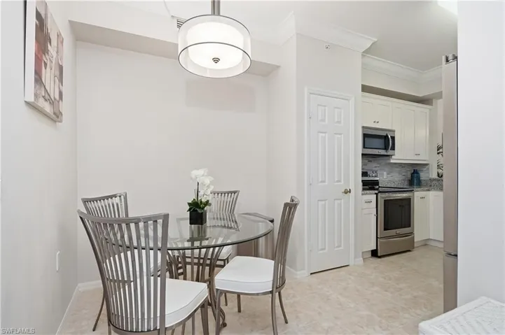 3981  Bishopwood E CT, Naples, FL 34114