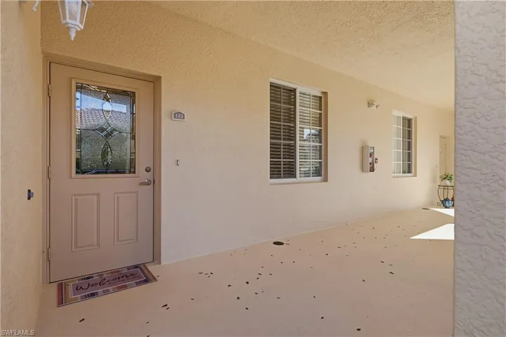 3981  Bishopwood E CT, Naples, FL 34114