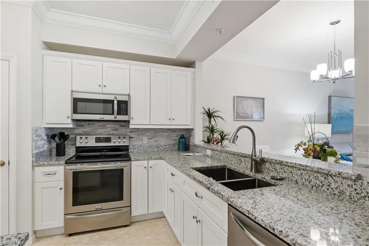 3981  Bishopwood E CT, Naples, FL 34114