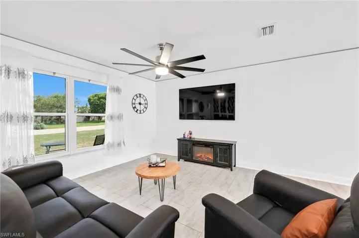1346  Torreya  CIR, North Fort Myers, FL 33917