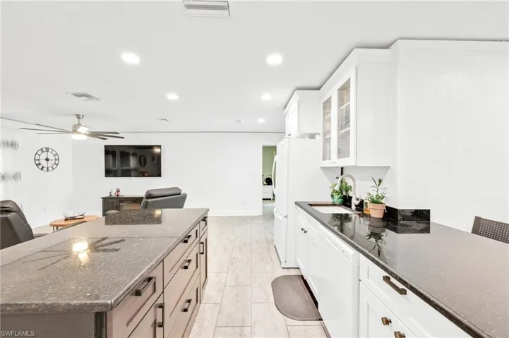 1346  Torreya  CIR, North Fort Myers, FL 33917