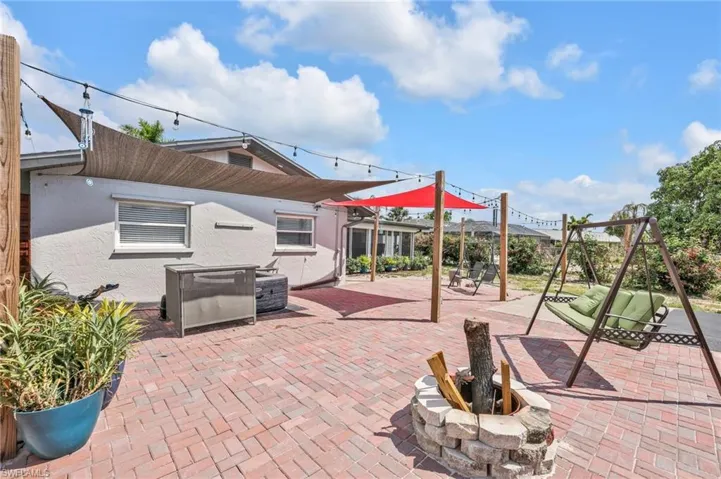 1346  Torreya  CIR, North Fort Myers, FL 33917