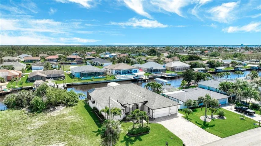 2227 SE 19th  PL, Cape Coral, FL 33990