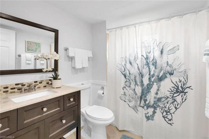 Guest bath.