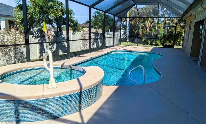 Lovely Pool & Spa