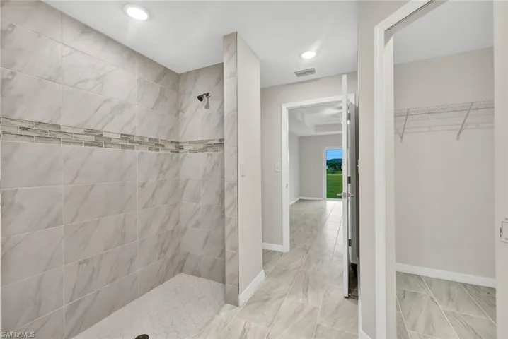 owner's ensuite bath/bano principal