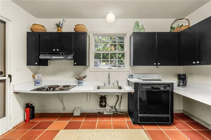 Handicap accessible kitchen