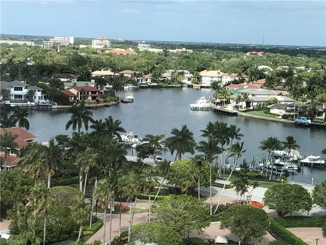 4680  Gulf Shore N BLVD, Naples, FL 34103