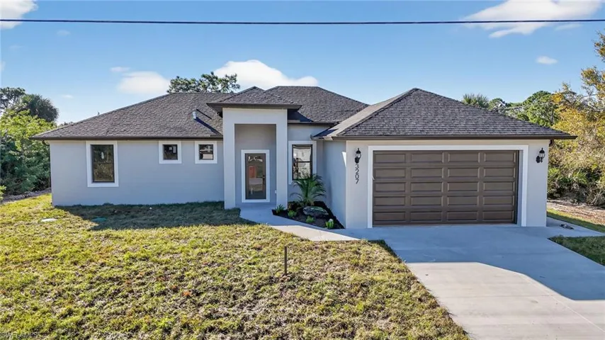 3207 40th St W, Lehigh Acres, Florida 33971