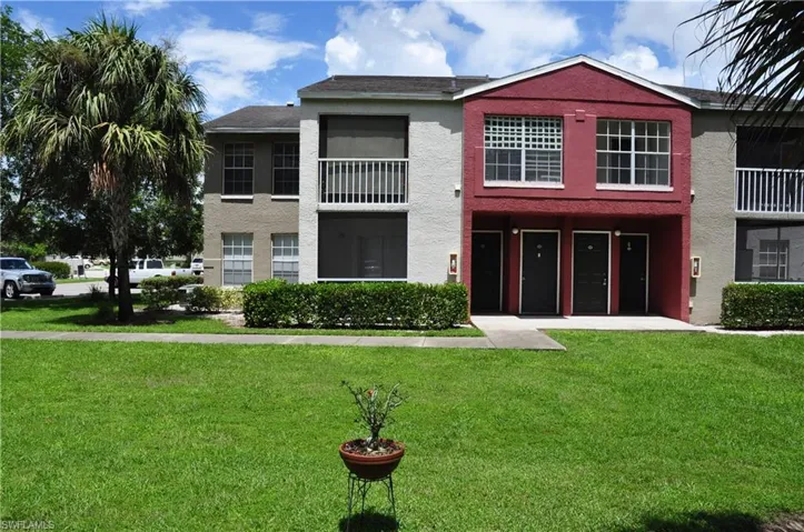 194  Santa Clara  DR, Naples, FL 34104