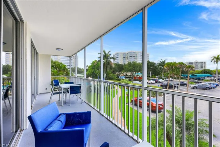 5  Bluebill  AVE, Naples, FL 34108