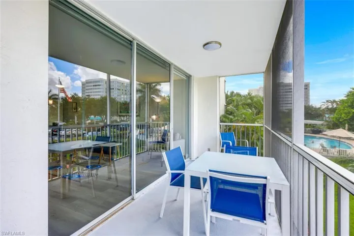 5  Bluebill  AVE, Naples, FL 34108