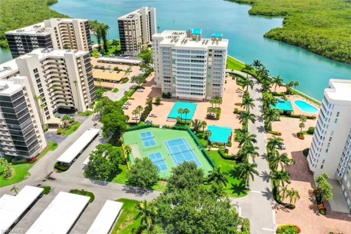 5  Bluebill  AVE, Naples, FL 34108