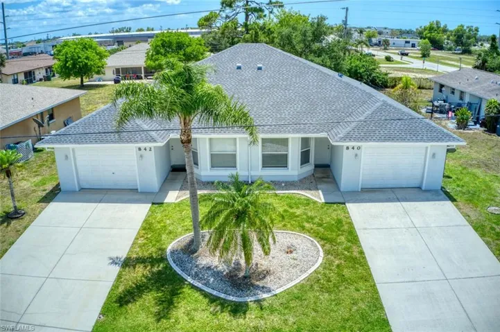 Lovely Duplex: Great Curb Appeal