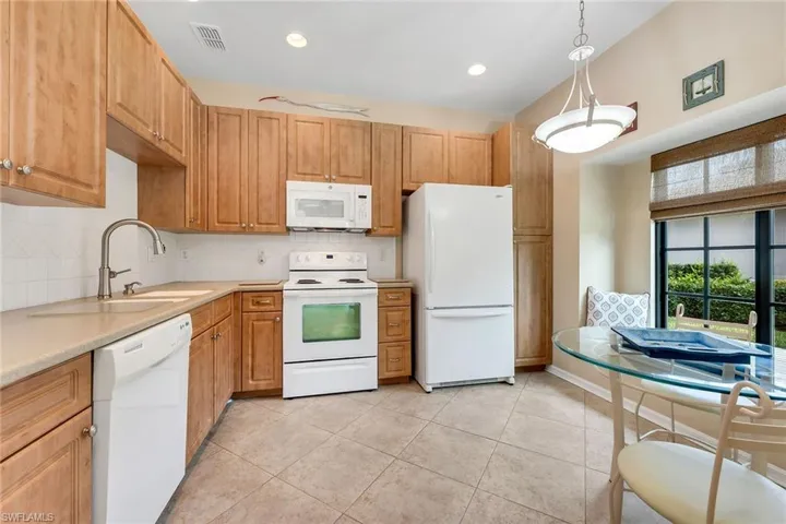 7805  Woodbrook  CIR, Naples, FL 34104