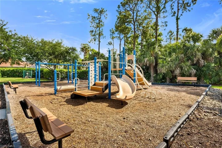 7805  Woodbrook  CIR, Naples, FL 34104
