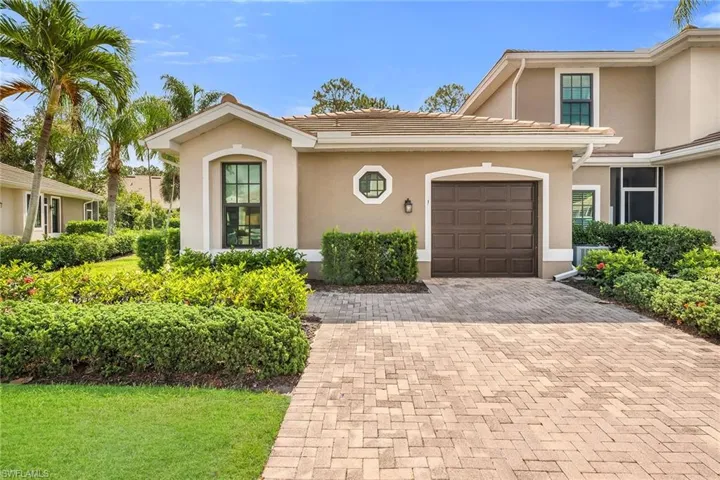7805  Woodbrook  CIR, Naples, FL 34104