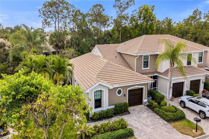 7805  Woodbrook  CIR, Naples, FL 34104