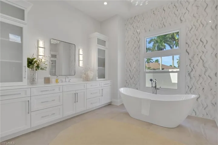 1331 Little Blue Heron Ct, Naples, Florida 34108