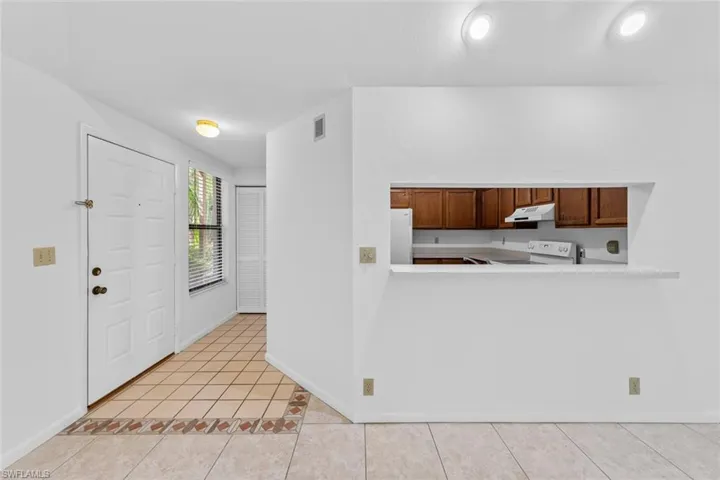 1833  Courtyard  WAY, Naples, FL 34112