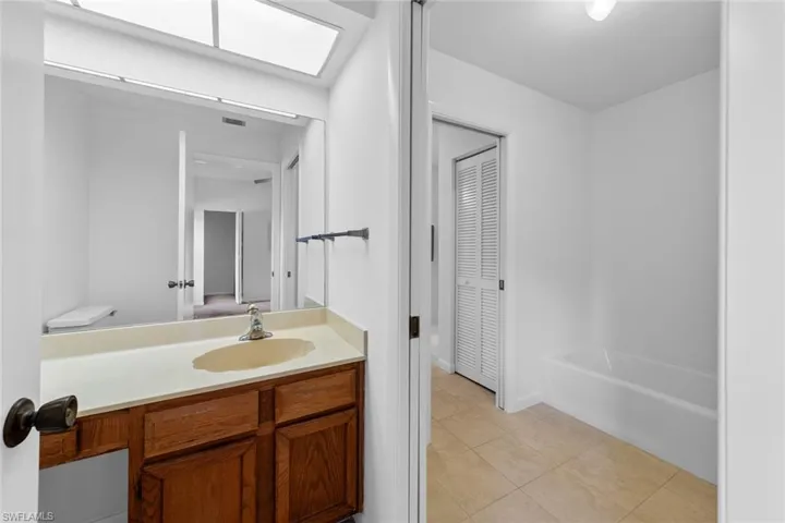 1833  Courtyard  WAY, Naples, FL 34112