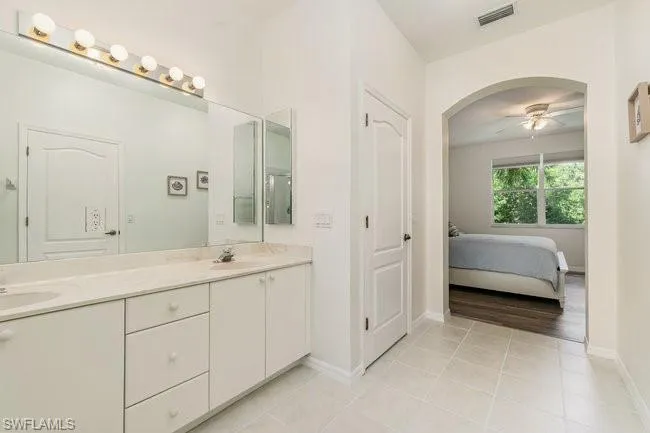 Large Dual Vanity in Master Bath!