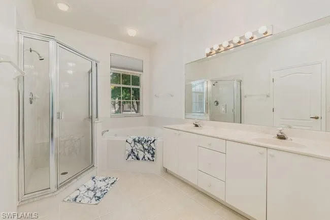 Separate Tub and Shower!
