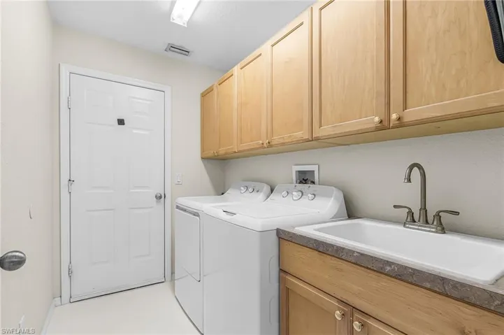 1503 Nw 29th Pl, Cape Coral, Florida 33993