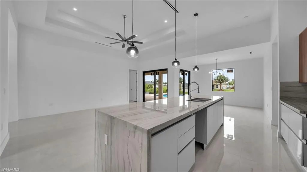 1713 2nd ST, Cape Coral, FL 33993,2025000137