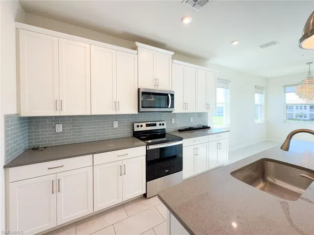4721  Arboretum  CIR, Naples, FL 34112