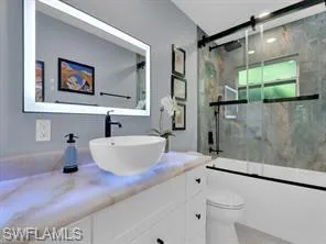 Guest bath tub shower