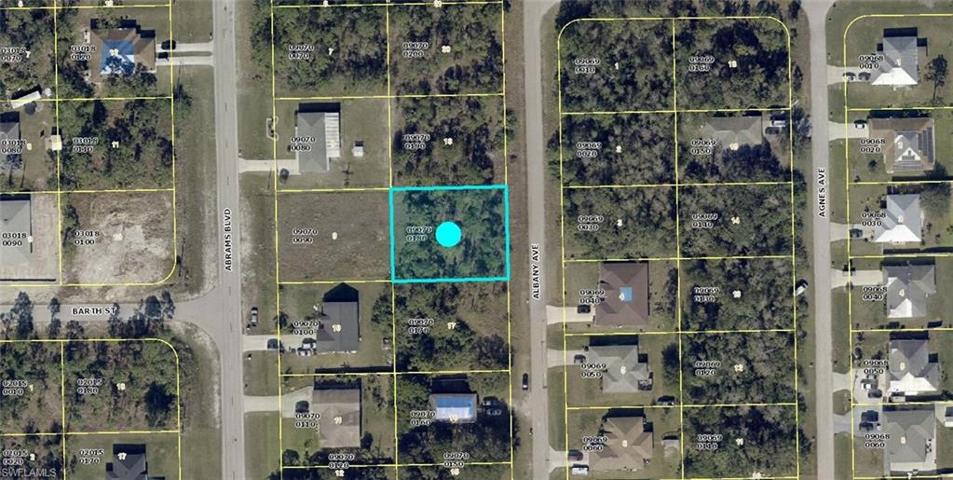 901 Albany AVE, LEHIGH ACRES FL 33971