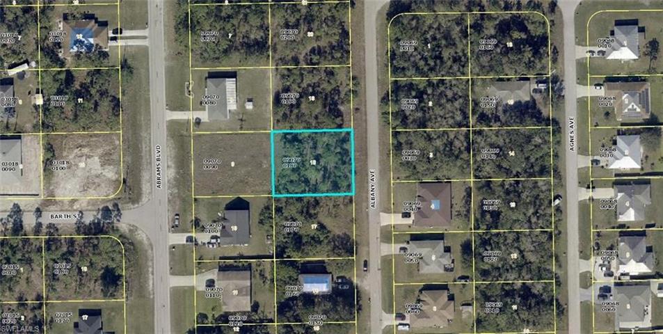 901 Albany AVE, LEHIGH ACRES FL 33971