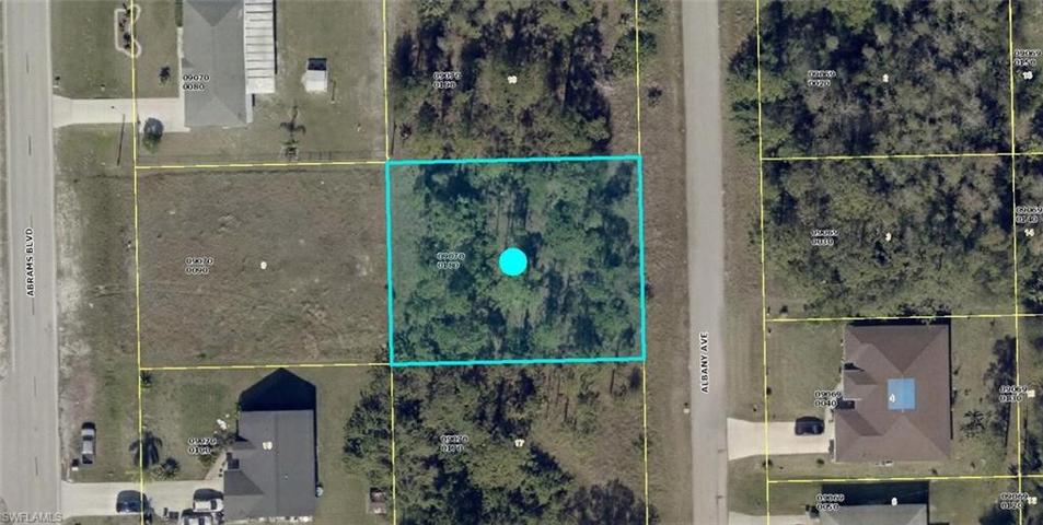 901 Albany AVE, LEHIGH ACRES FL 33971