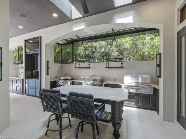 Outdoor Kitchen