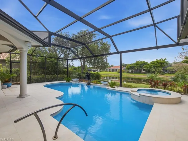 Screened pool & Spa