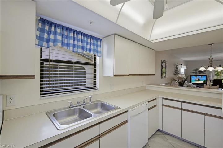10151 Maddox LN # 201, BONITA SPRINGS FL 34135
