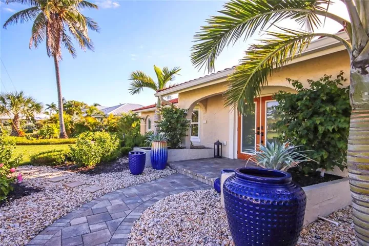 918 Kings Crown Dr, Sanibel, Florida 33957