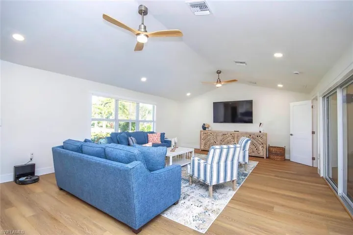918 Kings Crown Dr, Sanibel, Florida 33957